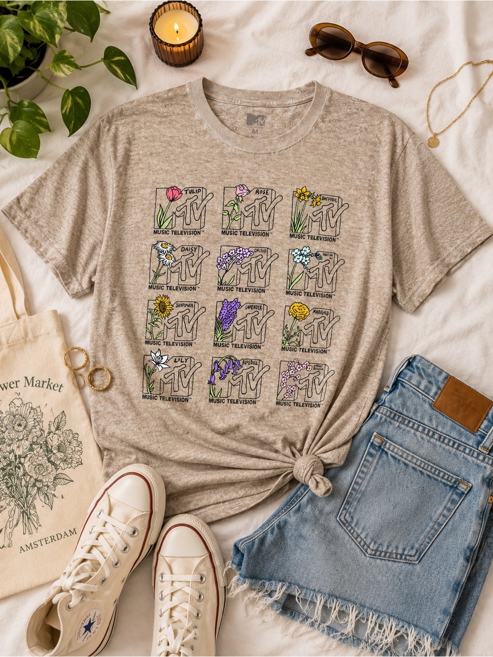 MTV Floral Graphic Tee | Y2K Aesthetic | Cottagecore Flowers | 100% Cotton | M - Picture 2 of 6